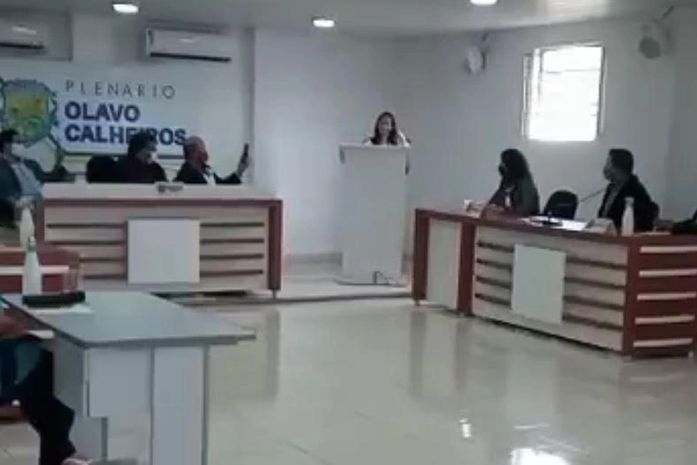 Duas representantes dos Agentes de Saúde usaram as palavras, que segundo elas,  para  desmascarar  o vereador  Abimael Moura