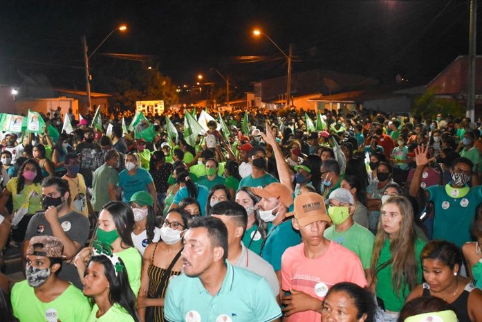 Com quase 5 mil pessoas, Padre Eraldo realiza a maior caminhada da história política de Delmiro