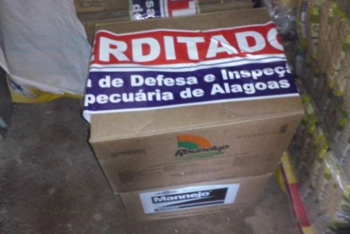 Adeal interdita 82 litros de agrotóxicos em revendas