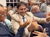 Mesaque postou em suas redes sociais momento de comemoração junto com os "irmãos" da Assembleia de Deus