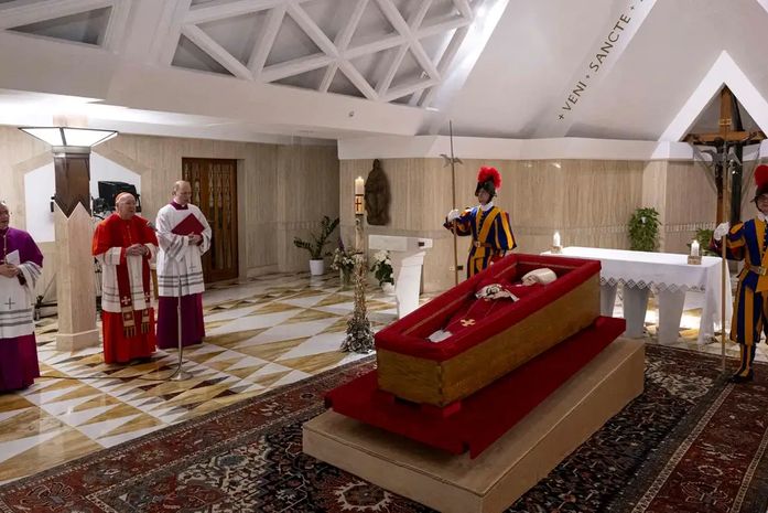 Ministros e parlamentares acompanham Lula na despedida do papa em Roma