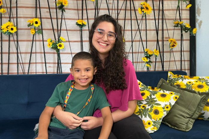 No Dia do Orgulho Autista, Teca Nelma ressalta projetos de inclusão e direitos das pessoas com TEA