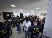 Policiais civis ocupam prédio da Seplag em protesto por compensação de carga horária
