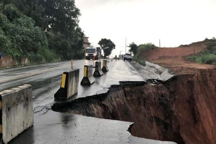 Bolsonaro inaugura obra em Teotônio Vilela e ignora ‘fratura exposta’ na BR-101 em São Miguel