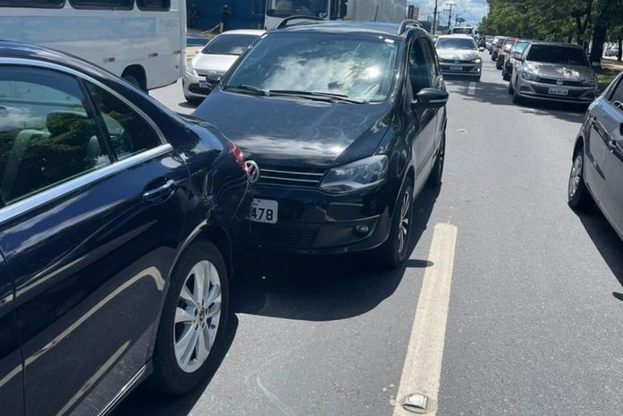 Fernandes Lima: condutor embriagado provoca colisão, agride vítima, xinga PMs e danifica viatura