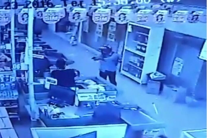 Genilson dispara à queima-roupa contra Claudinete em seu expediente de trabalho.