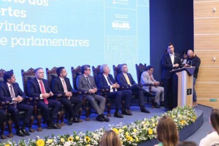 A pedido da AMA, Renan Filho apresenta à bancada e prefeitos ações estruturante do Ministério dos Transportes em AL