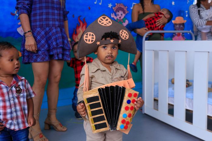 Creche Cria Grota do Cigano promove festa junina para alunos e pais