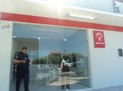 Criminosos encurralam policiais em GPM e explodem cofre de agência bancária em Canapi