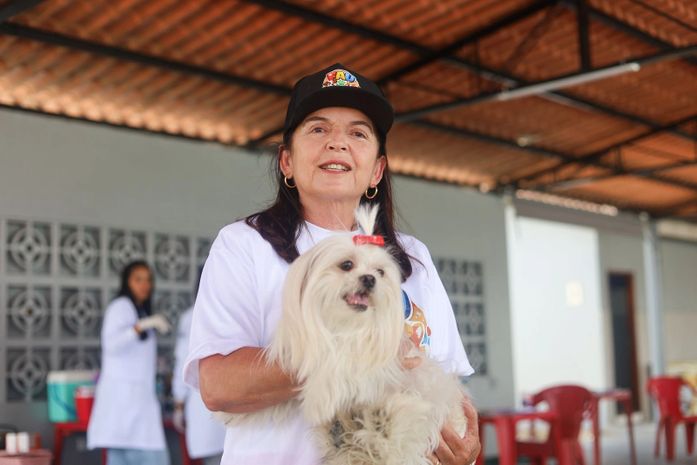Fátima Canuto promove ação de cuidado com cães e gatos em Atalaia