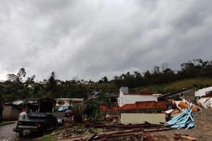 Fenômenos ocorreram nas cidades de Água Doce e Irineópolis, segundo o Estado.