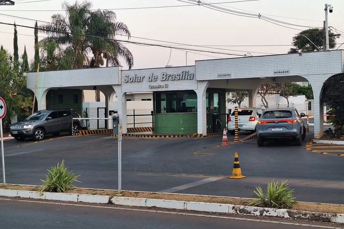 Moraes autoriza Bolsonaro a sair da prisão domiciliar para dentista