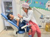 SMS treina pessoal para cuidar da saúde bucal de crianças com síndromes congênitas
