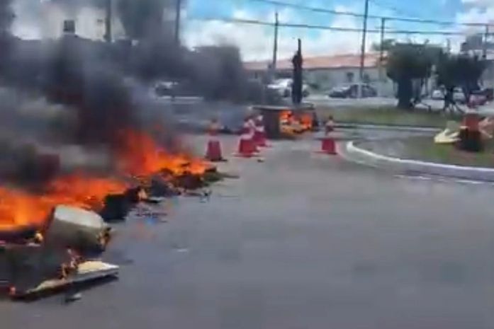 Pescadores protestam contra apreensões e bloqueiam acesso ao Porto de Maceió