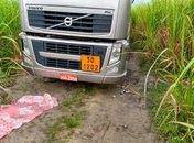 Carreta roubada foi abandonada em canavial, em São Sebastião