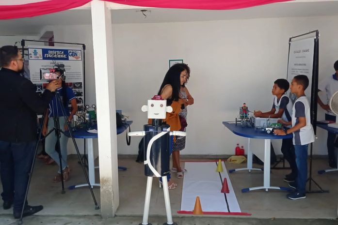 Alunos da rede municipal de Coruripe apresentam projetos de robótica no Festival de Invenção Criativa