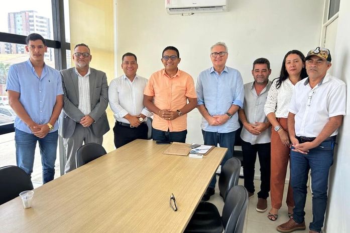 Durante reunião com senador Renan prefeito Júlio Cezar defende novas ações para agricultura e habitação
