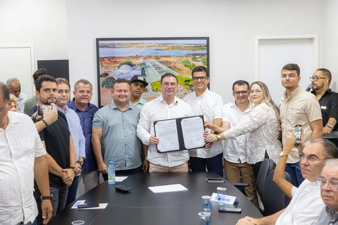 Prefeito Luciano destaca apoio do deputado Daniel Barbosa para a pavimentação de bairros em Arapiraca