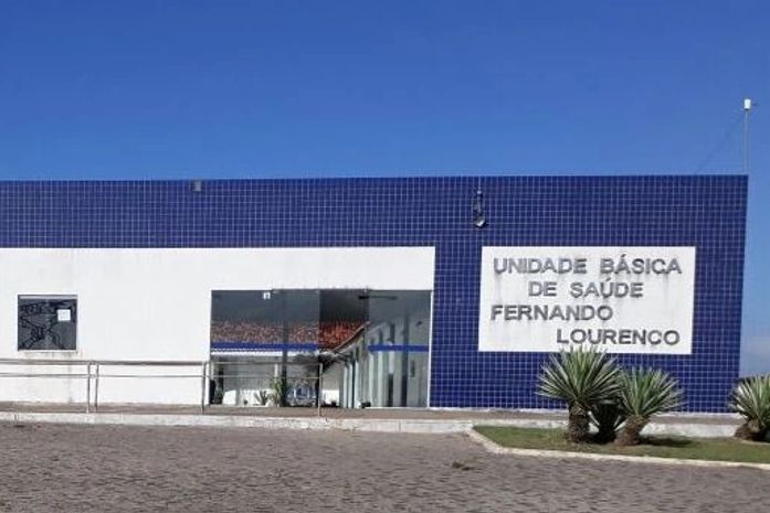 População dorme nas portas de UBS para conseguir atendimento médico em Arapiraca