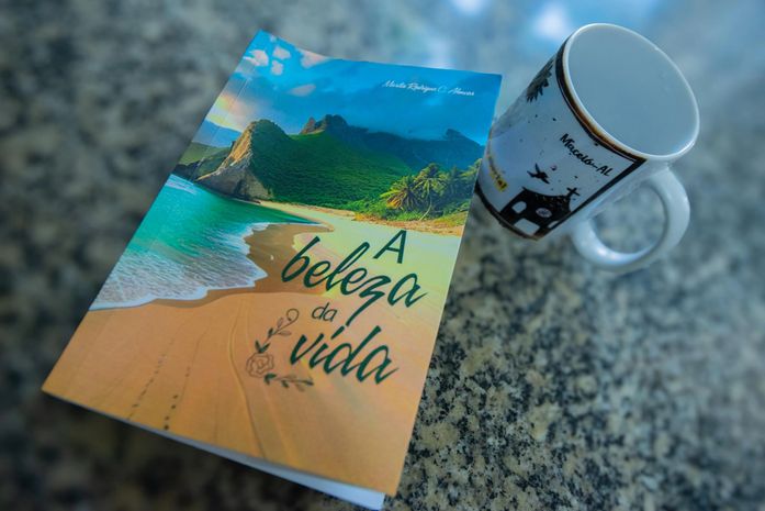 Escritora alagoana Marília Rodrigues Alencar lança seu segundo livro no Misa