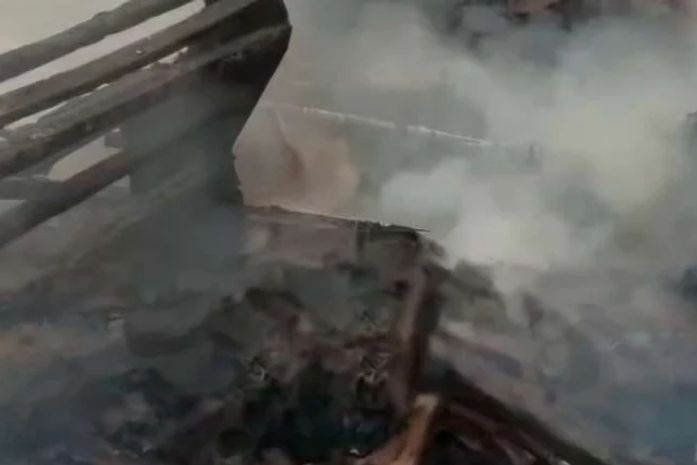 Homem morre em incêndio que pode ter sido causado por velas no Sertão de AL