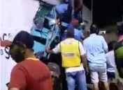 Caminhão derrubou parede de academia