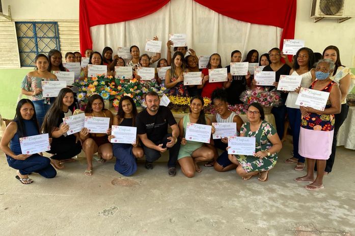 Prefeitura de Branquinha oferta curso de flores artificiais gratuito