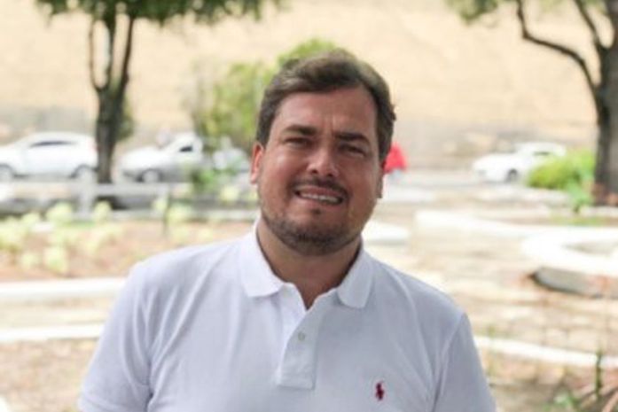 Renato Torres: dou alegria e amor porque é disso que é feito meu coração