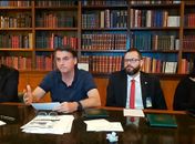 Bolsonaro analisa três nomes e prevê evangélico para STF
