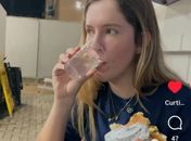 Vídeo: “Quadro” de Cibele Moura no Instagram  viraliza e gera lista de espera entre comerciantes da área de alimentação