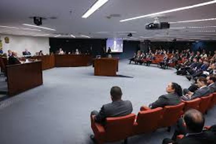 Veja como foi o primeiro dia de julgamento de Bolsonaro e outros réus