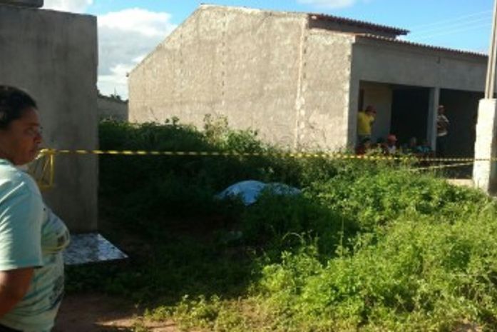Homem é morto a golpes de faca no Agreste e filhos são considerados suspeitos