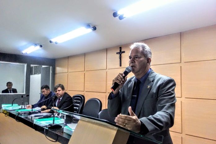 Pastor Marcos Caetano defende a contratação de professores de Libras nas escolas do município