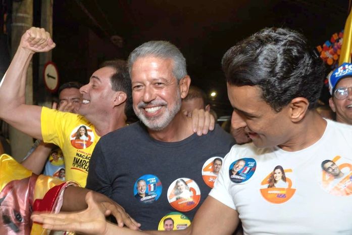 Nome forte para o Senado e líder nas pesquisas, Arthur Lira recebe o carinho de Maceió em caminhada “diferenciada” com JHC e Kelmann na Ponta da Terra