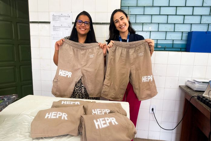 Roupa sustentável: Equatorial e Hospital Portugal Ramalho inovam e transformam uniformes inservíveis em fardamentos para pacientes psiquiátricos