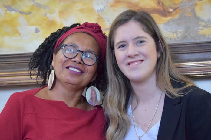 Instituto Raízes de Áfricas pauta conversa sobre juventude e racismo, com a deputada Cibele Moura.