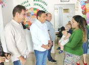 Prefeito entrega obras de melhorias na escola Marcella Sonnemans