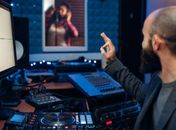 Estúdio Fábrica de Artistas seleciona músicos
para aprimoramento e gravação de música