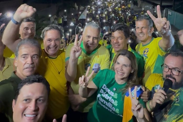Pernambuco se veste de verde-amarelo para apoiar Flávio Bolsonaro e Alfredo Gaspar