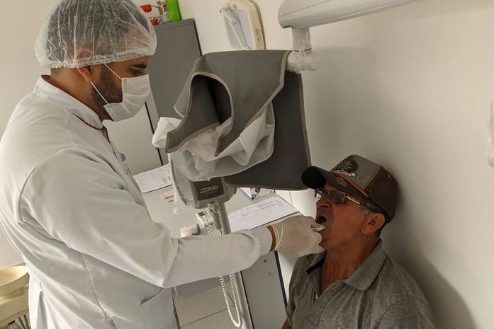 Acesso a próteses dentárias gratuitas recupera a autoestima e o sorriso da população canoense
