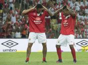 Em jogo das estrelas de Zico, alagoano Marinho faz a festa junto com Neymar