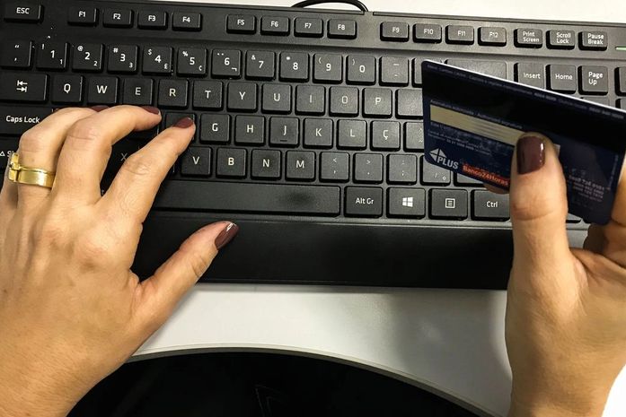 Contribuinte poderá pagar taxas federais com cartão de crédito