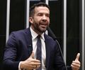 Deputado André Janones é internado com arritmia em São Paulo