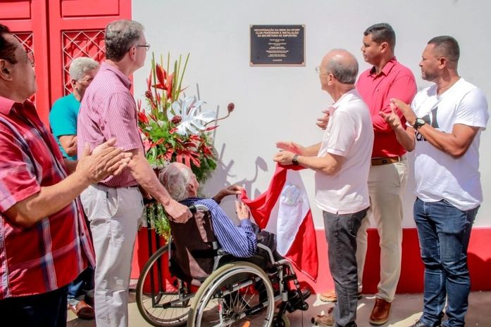 Prefeito Ronaldo Lopes inaugura sede da Secretaria de Esportes e recupera patrimônio do Sport Club Penedense