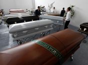 Corpos das vítimas do acidente na Colômbia chegam ao Brasil na manhã de sábado