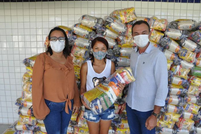 Assistência Social de Anadia entrega 300 cestas básicas à população