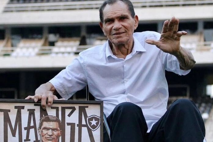 Morre ex-goleiro Manga, ídolo de Botafogo e Inter, aos 87 anos