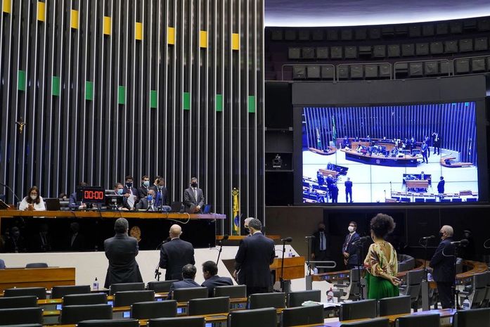 Câmara suspende discussão sobre PEC Emergencial