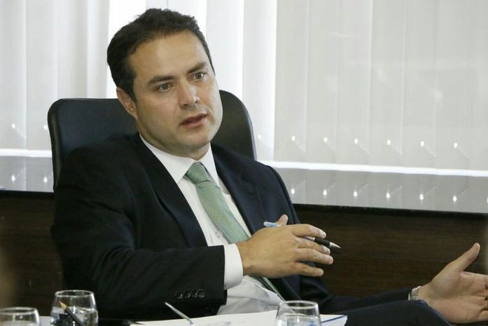 Renan Filho recebe membros do Gecoc e Conseg durante reunião