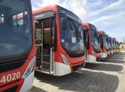 Dez novos ônibus 0 km são entregues à população